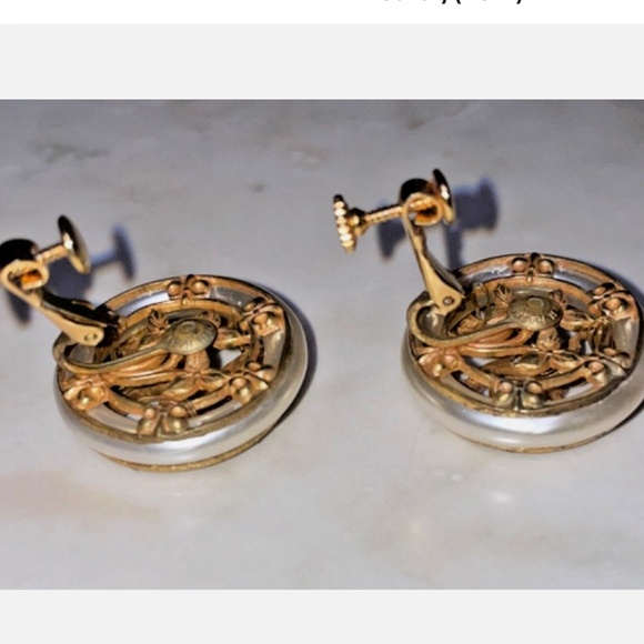 Vintage Miriam Haskell Clip-On Screw Round Earrings Pearl Gold Rhinestones 1 in. - Picture 3 of 4